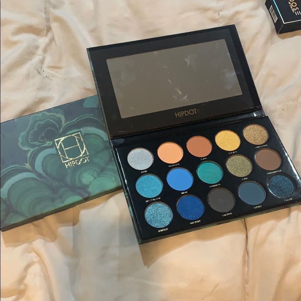 HIPDOT cenote eyeshadow palette